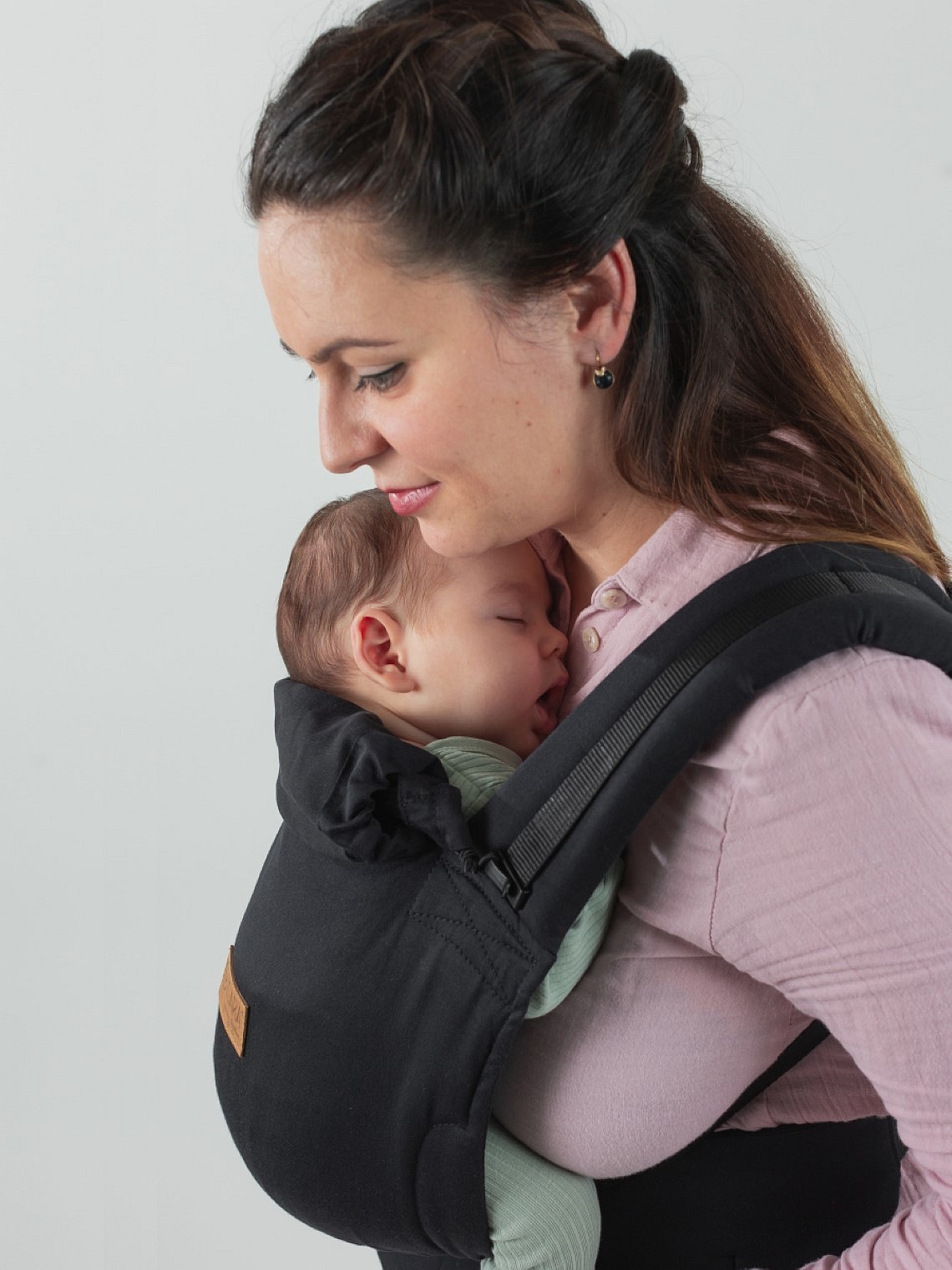 ISARA Quick Full Buckle – easy, fast, and ergonomic baby carrier ISARA Quick Full Buckle – easy, fast, and ergonomic baby carrier