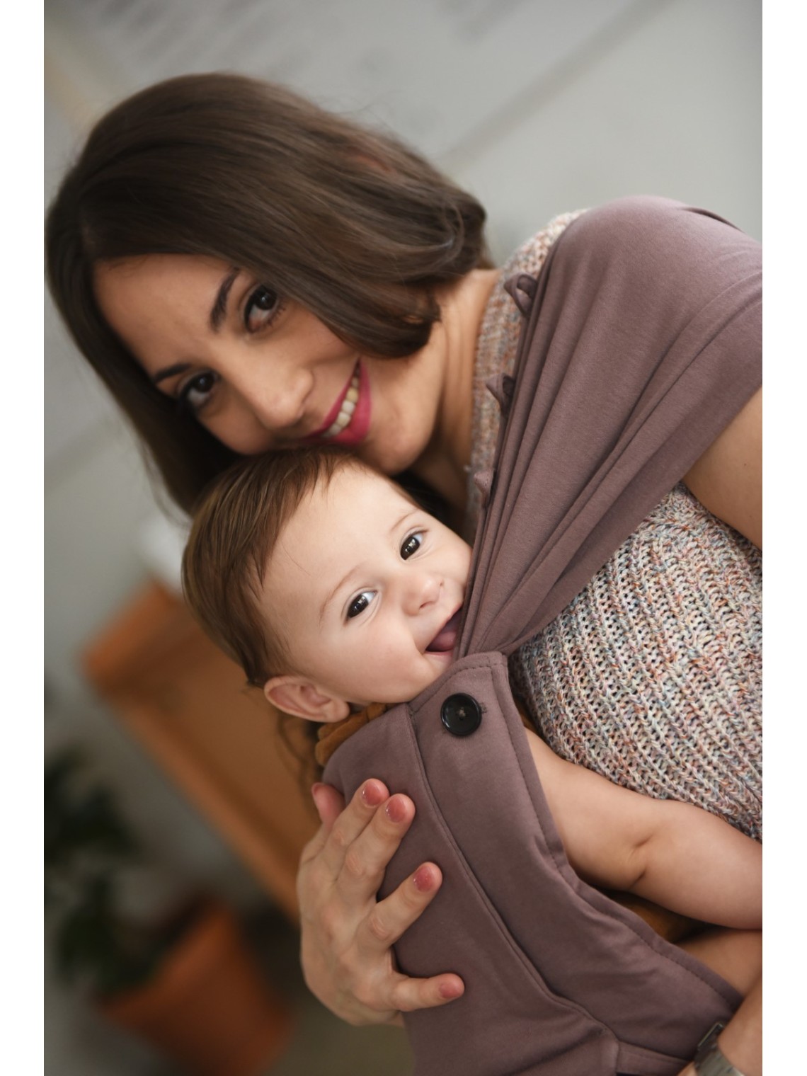 Neko Tiny – newborn baby carrier from 2.5 kg, made of stretchy wrap fabric Neko Tiny – newborn baby carrier from 2.5 kg, made of stretchy wrap fabric