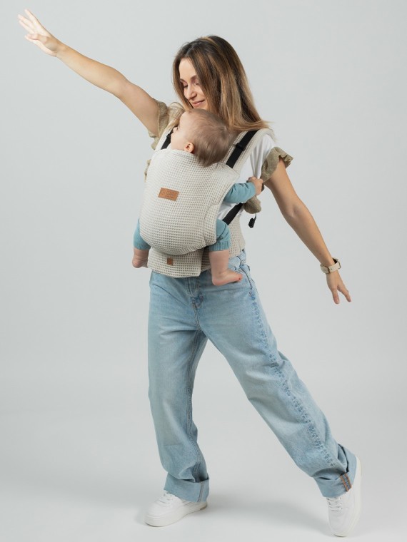 ISARA Quick Full Buckle – easy, fast, and ergonomic baby carrier