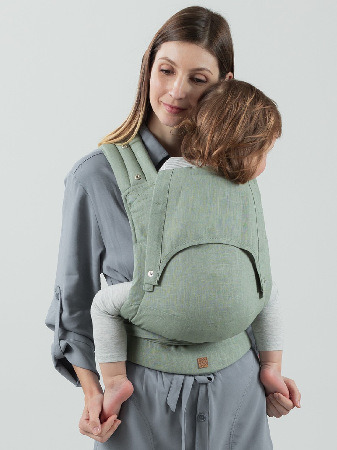 ISARA Quick Half Buckle – hybrid baby carrier with buckle and wrap flexibility ISARA Quick Half Buckle – hybrid baby carrier with buckle and wrap flexibility