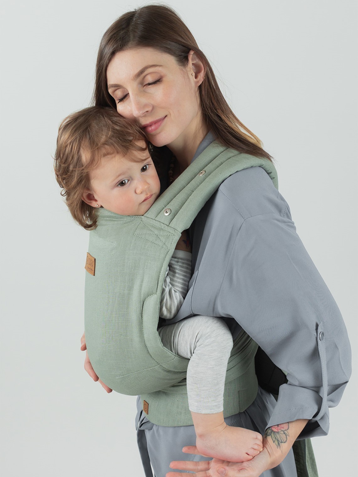 ISARA Quick Half Buckle – hybrid baby carrier with buckle and wrap flexibility ISARA Quick Half Buckle – hybrid baby carrier with buckle and wrap flexibility