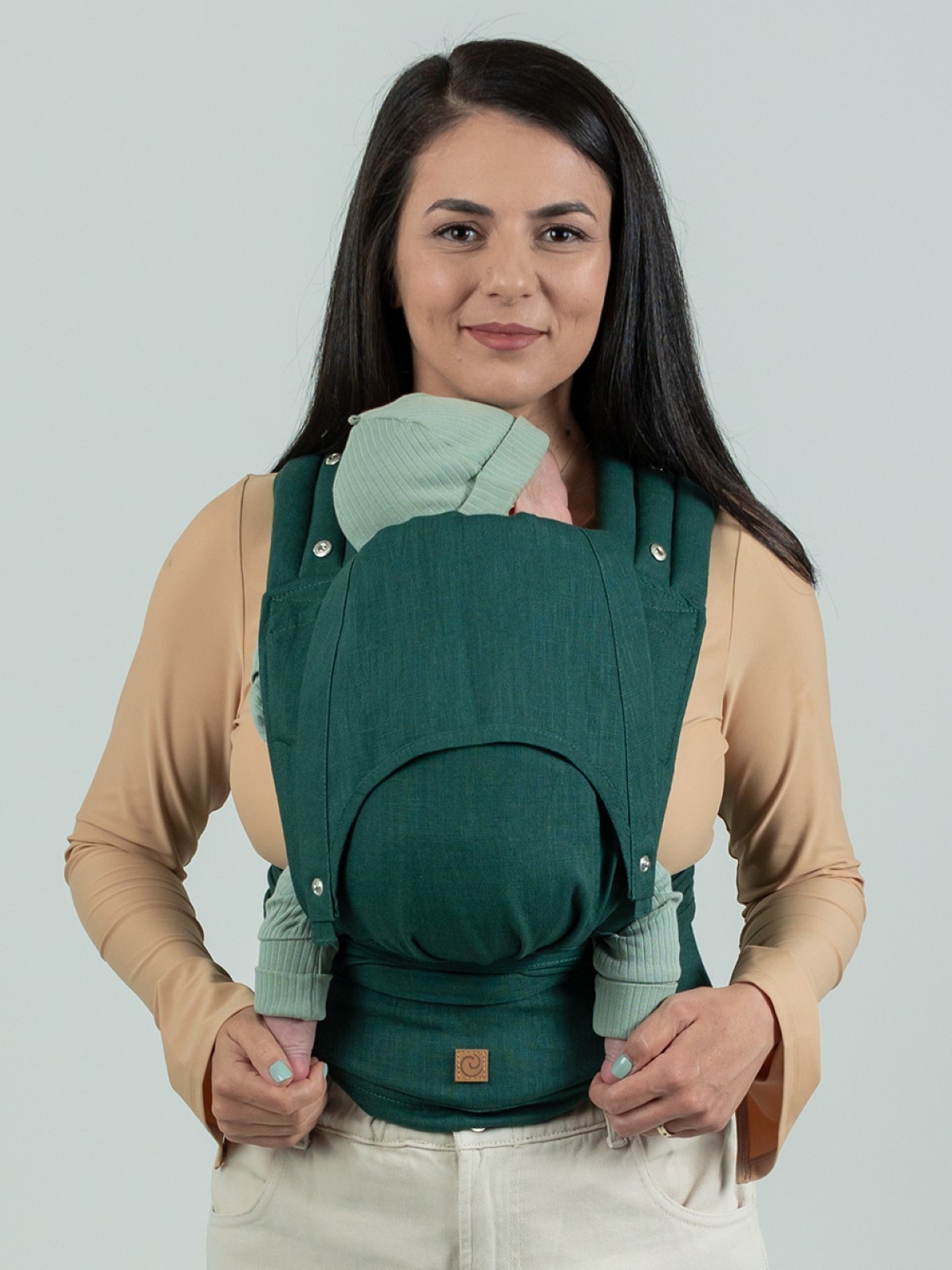 ISARA Quick Half Buckle – hybrid baby carrier with buckle and wrap flexibility ISARA Quick Half Buckle – hybrid baby carrier with buckle and wrap flexibility