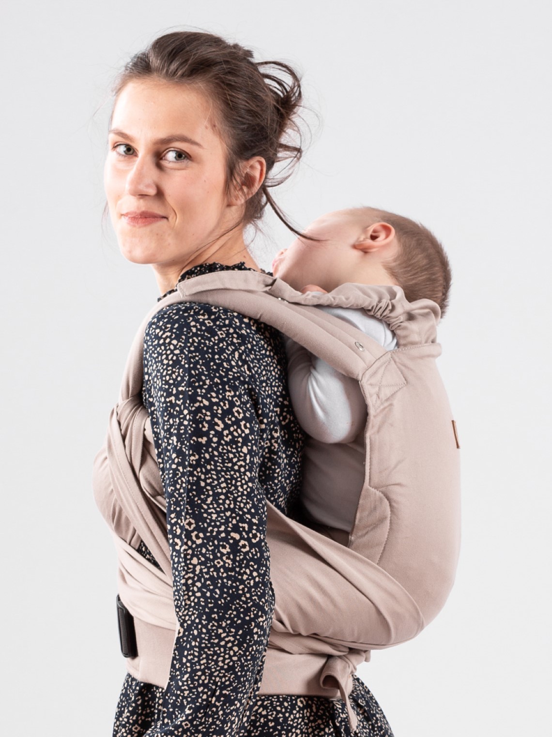 ISARA Quick Half Buckle – hybrid baby carrier with buckle and wrap flexibility
