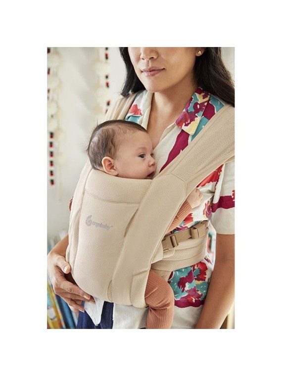 Ergobaby Embrace – soft and compact newborn carrier