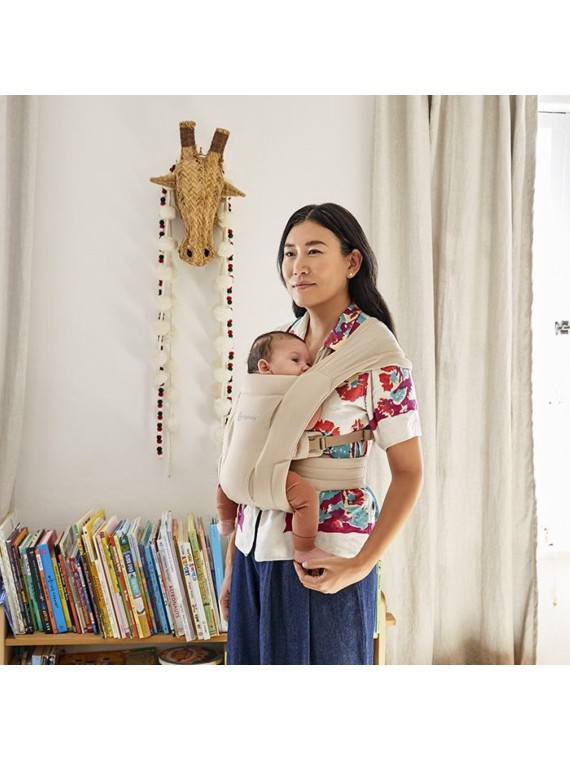 Ergobaby Embrace – soft and compact newborn carrier
