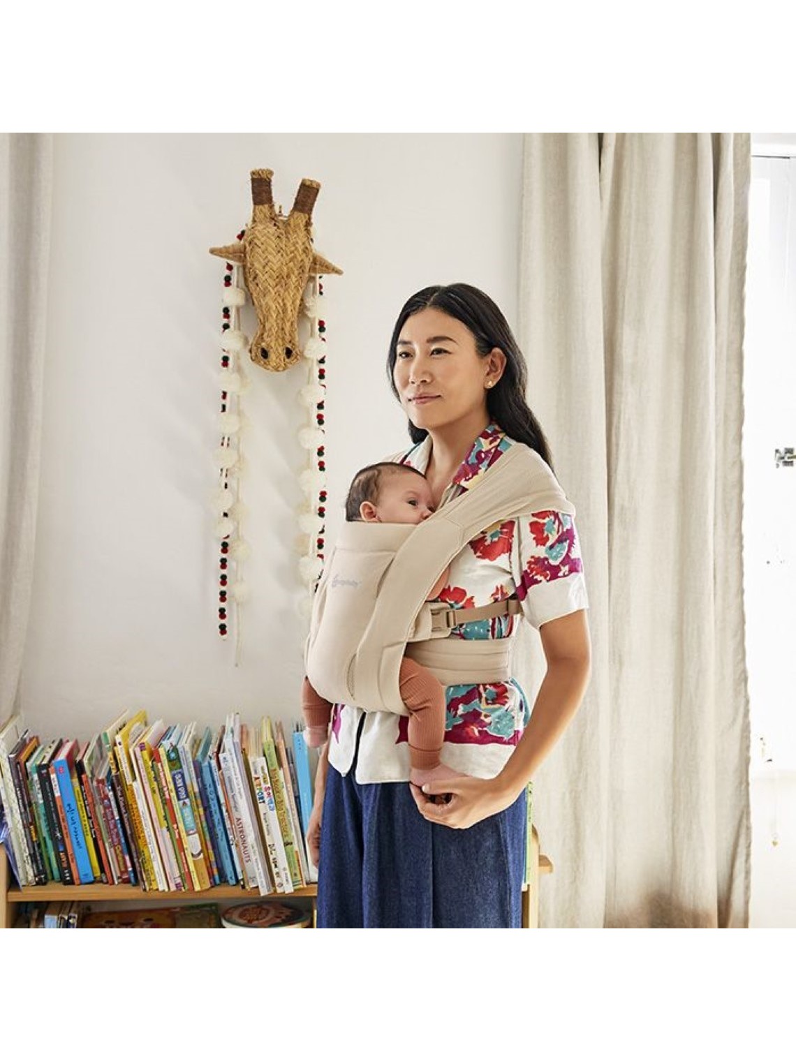 Ergobaby Embrace – soft and compact newborn carrier Ergobaby Embrace – soft and compact newborn carrier